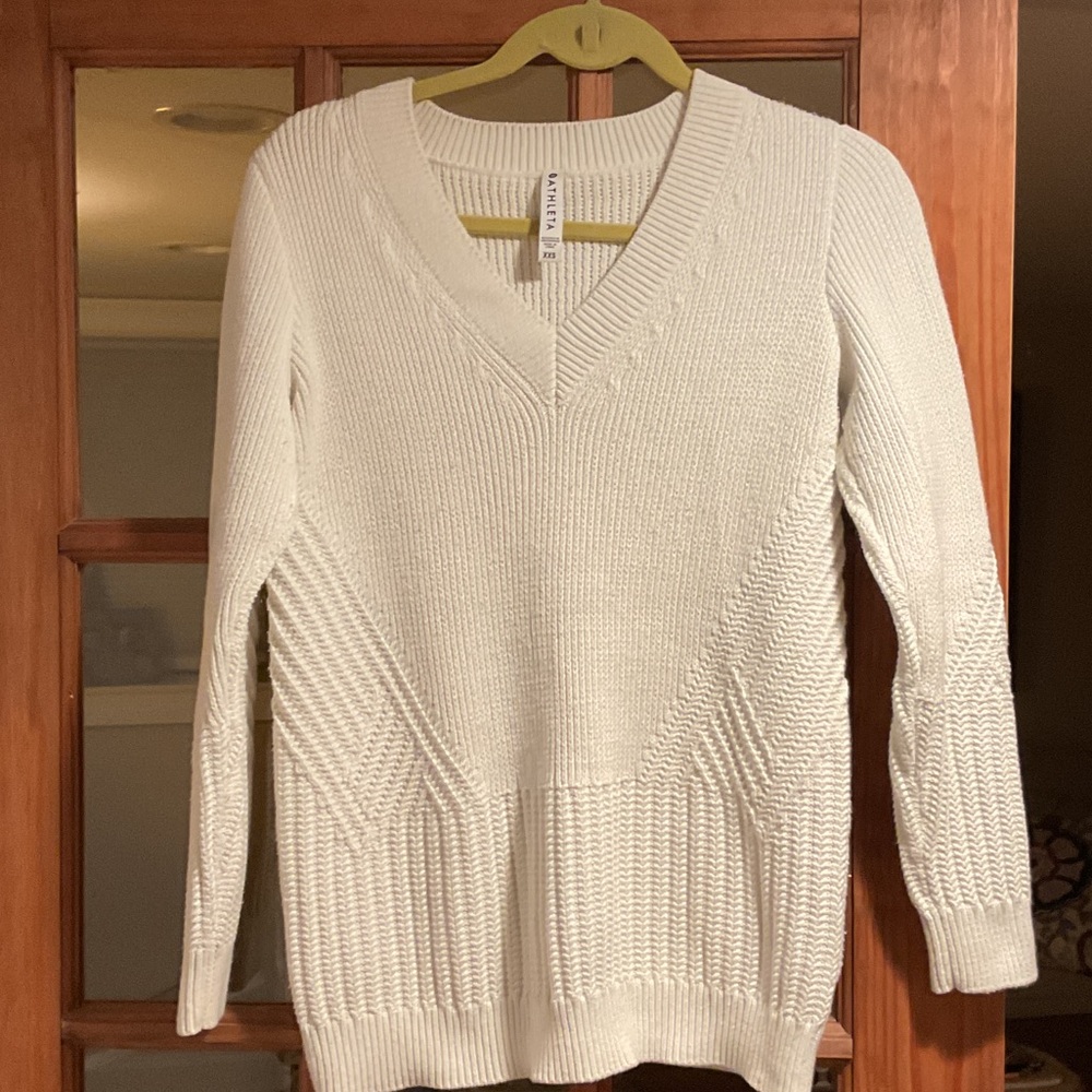 Universal Thread Cream V-Neck Sweater